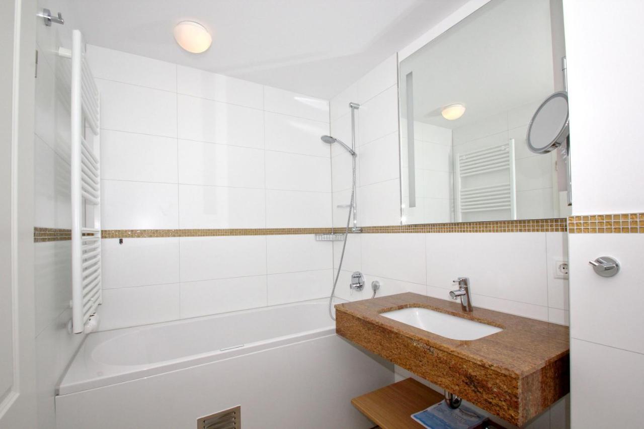 Strandnahe Fewo Mit Balkon, Gratis Nutzung Vom Ahoi Erlebnisbad Und Sauna In Sellin - Rex Rugia Fewo 30-6 Lobbe Kültér fotó
